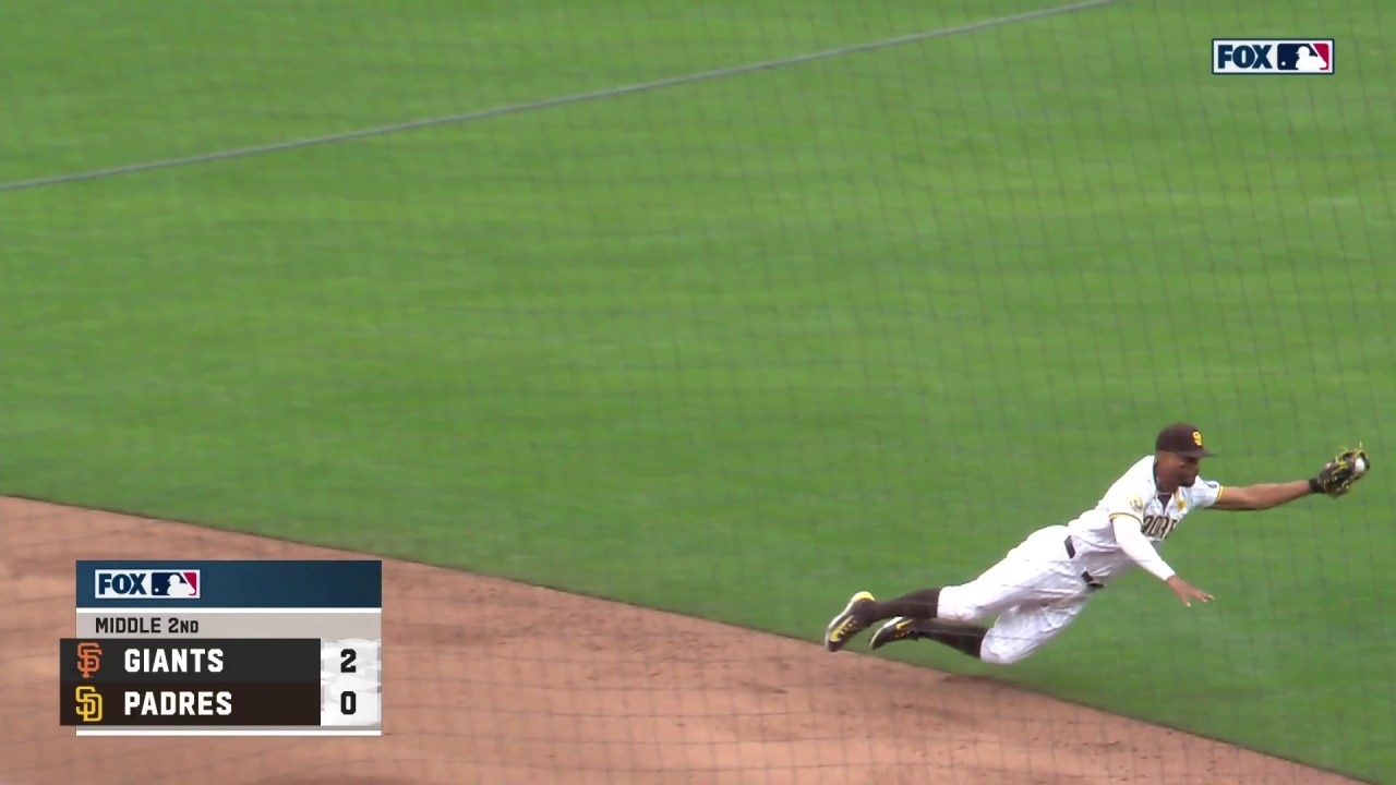 Padres’ Xander Bogaerts makes a sweet diving catch to rob the Giants of a hit