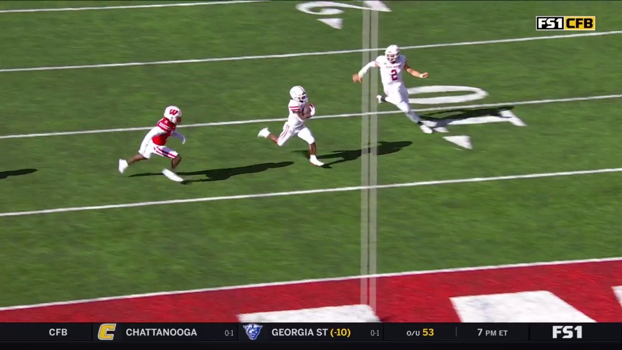 South Dakota’s Keyondray Jones-Logan rushes for an AMAZING 35-yard TD vs. Wisconsin