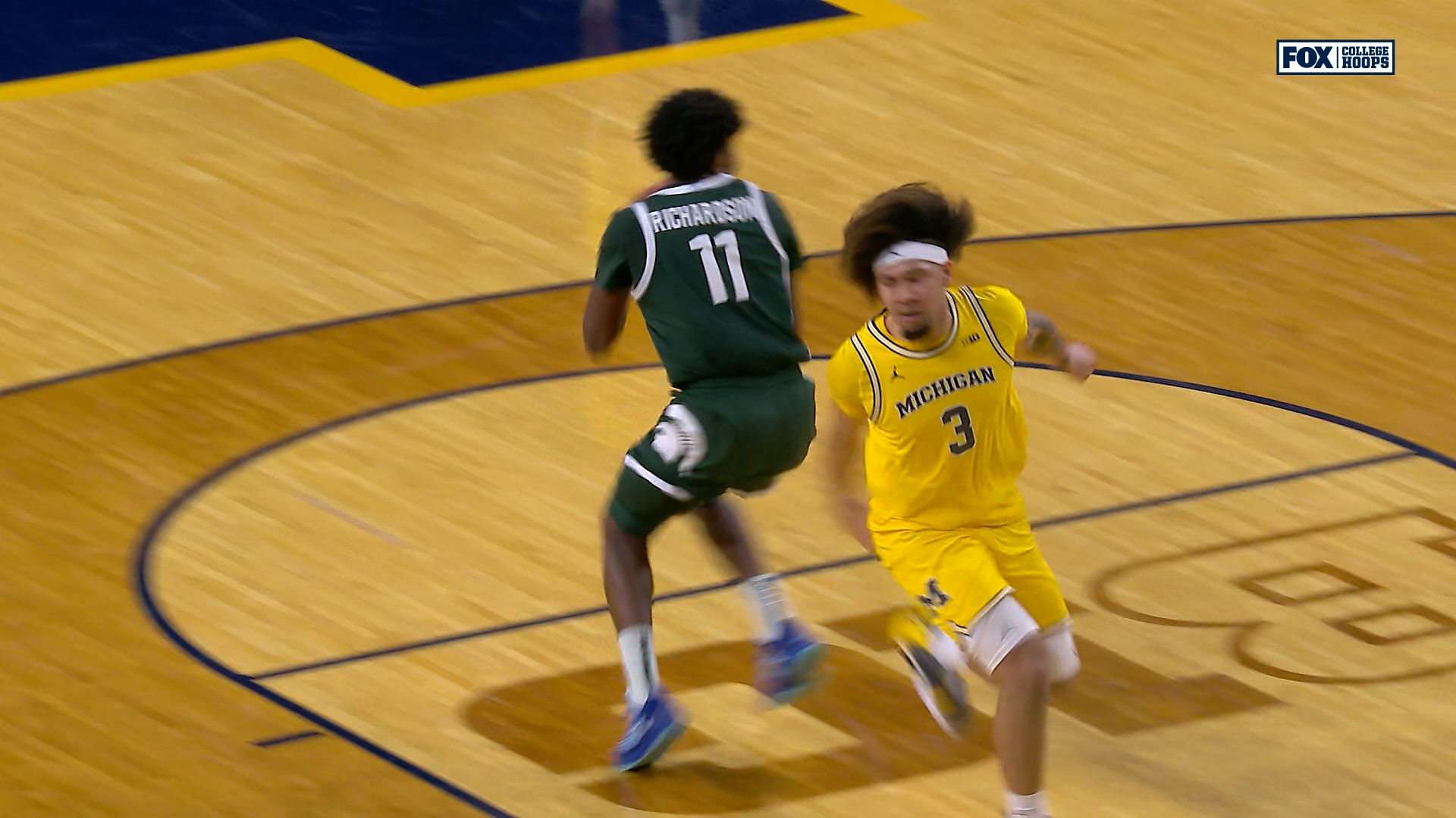 Michigan State’s Jase Richardson makes nasty spin move and finishes with layup to extend lead against Michigan